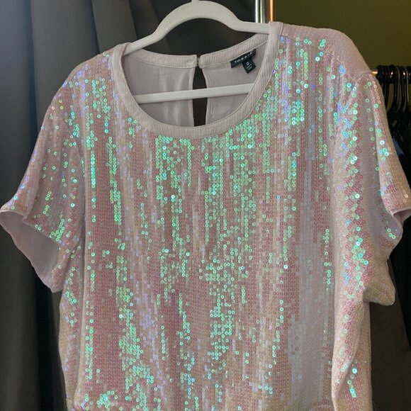 TORRID White Iridescent Sequins Crop Tee SIZE 0 - Picture 4 of 12